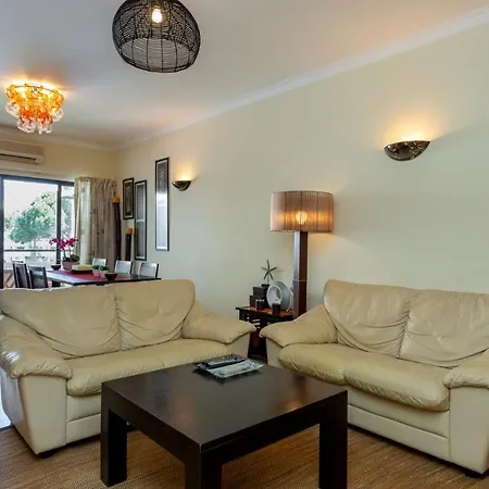 Amazing Flat W/pool & Garden By Lovelystay アパート