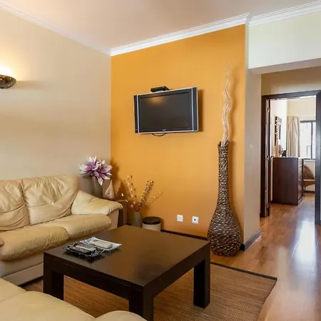 Apartamento Amazing Flat W/pool & Garden By Lovelystay *