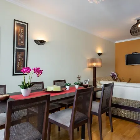 Apartamento Amazing Flat W/pool & Garden By Lovelystay *